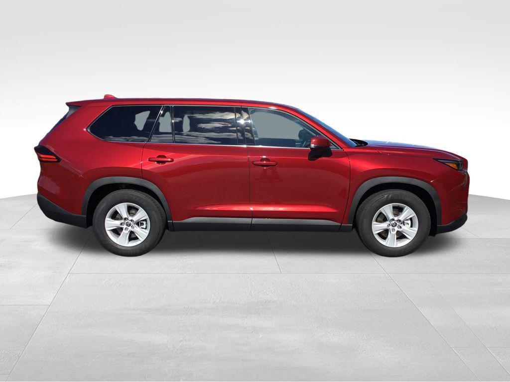 used 2025 Toyota Highlander car, priced at $42,999