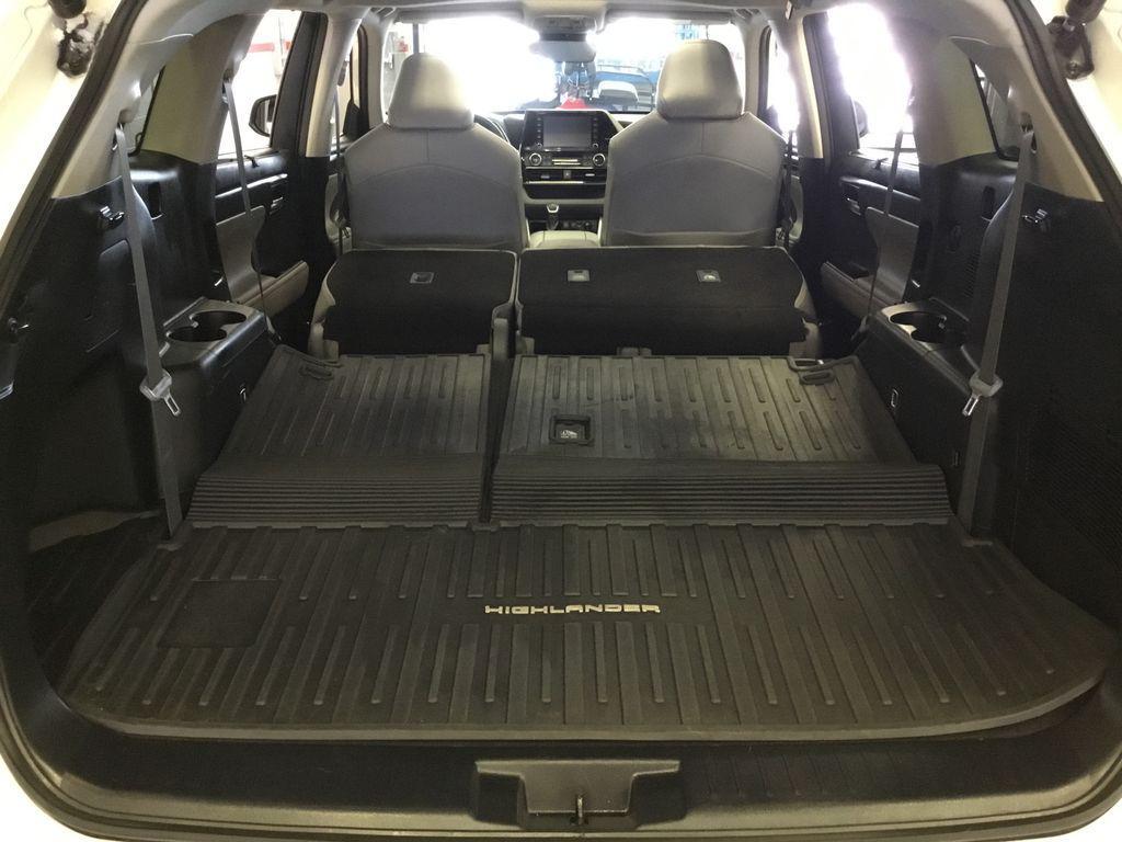 used 2020 Toyota Highlander Hybrid car, priced at $29,999