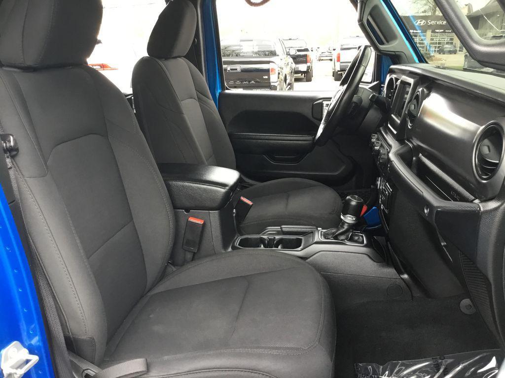 used 2022 Jeep Gladiator car, priced at $27,597