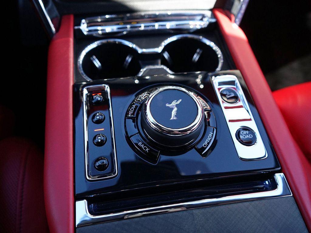 used 2022 Rolls-Royce Cullinan car, priced at $292,900