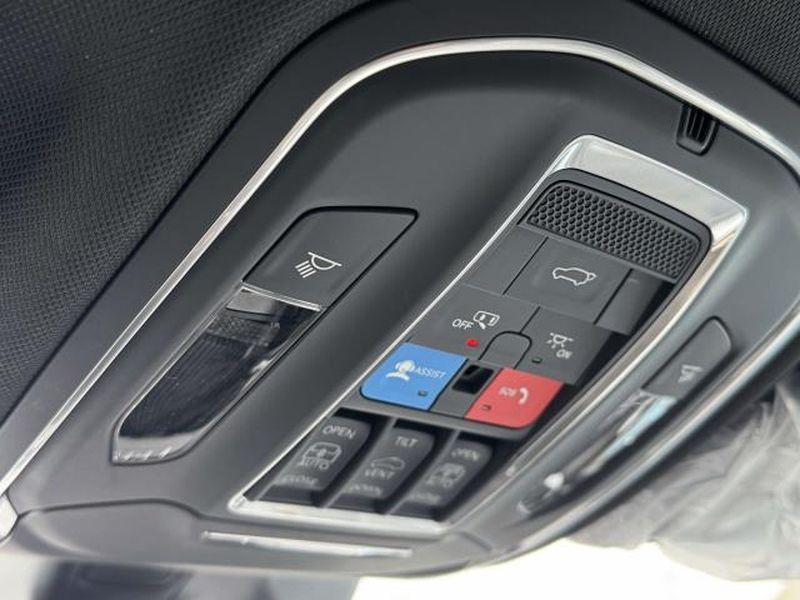 new 2026 Jeep Grand Cherokee car, priced at $49,985