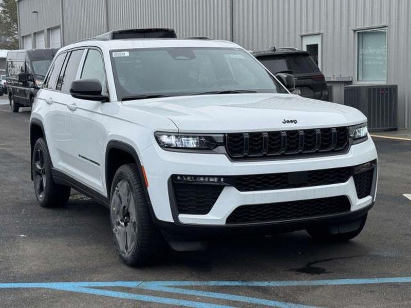 new 2026 Jeep Grand Cherokee car, priced at $49,985
