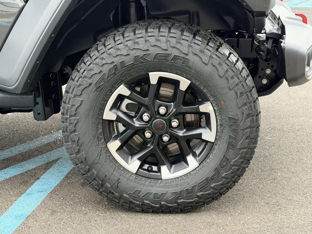 new 2026 Jeep Gladiator car, priced at $64,010