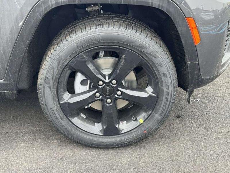 new 2026 Jeep Grand Cherokee car, priced at $50,580