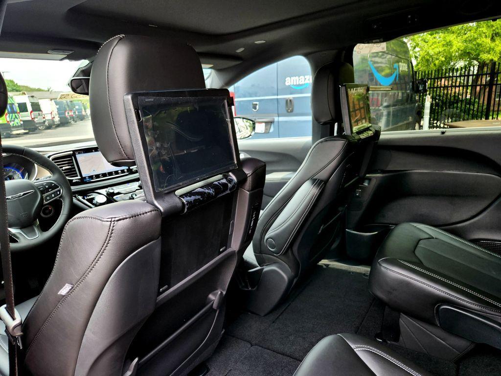 new 2025 Chrysler Pacifica car, priced at $42,896