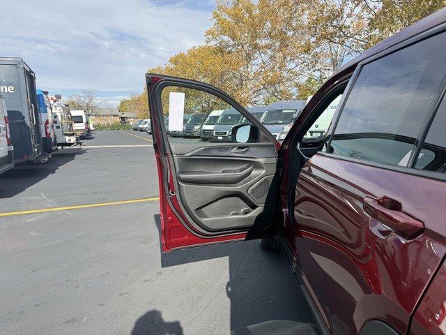 new 2025 Jeep Grand Cherokee L car, priced at $42,895