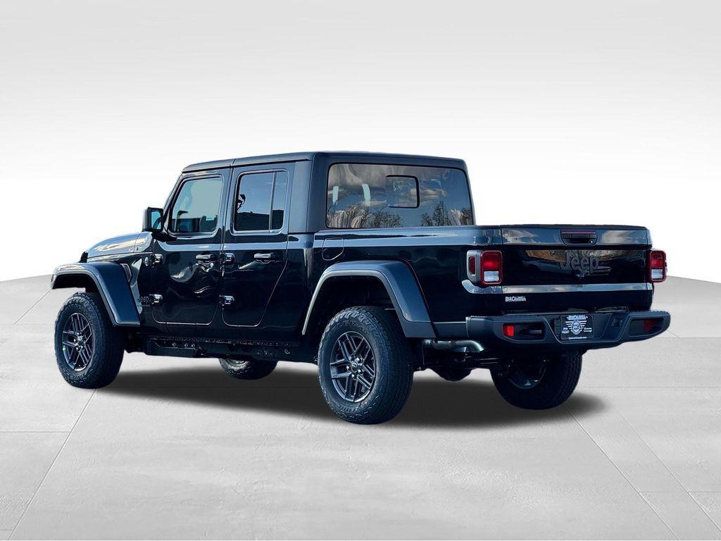 new 2026 Jeep Gladiator car, priced at $48,338