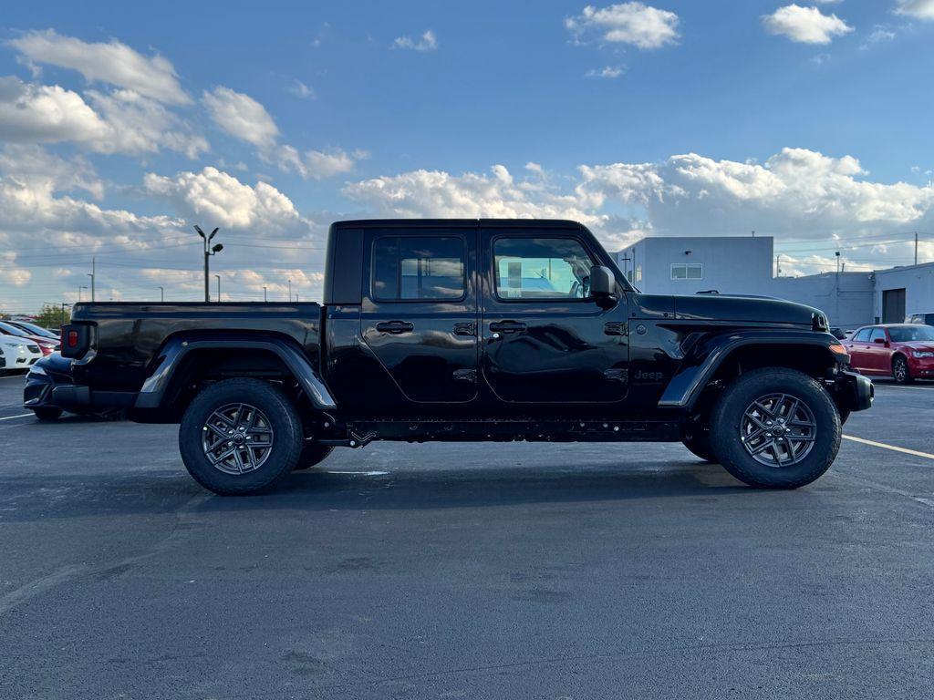 new 2026 Jeep Gladiator car, priced at $48,940