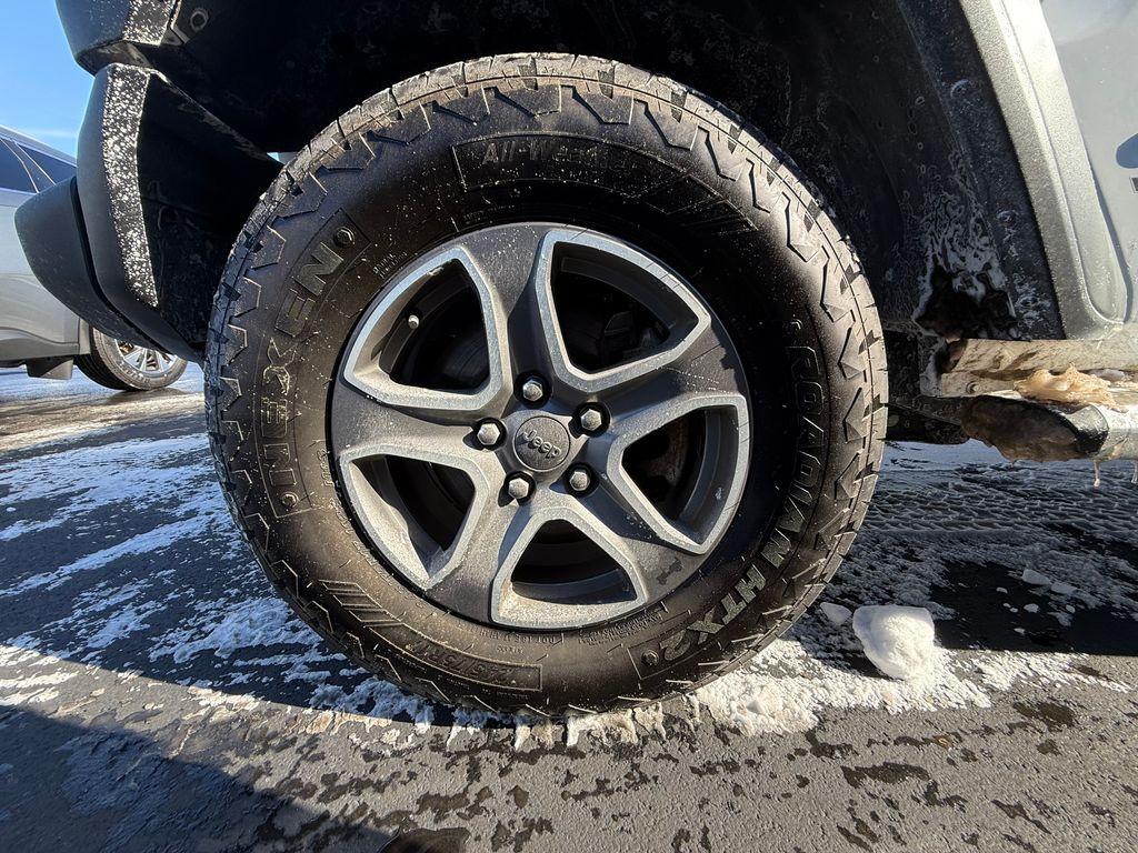 used 2021 Jeep Wrangler Unlimited car, priced at $27,548