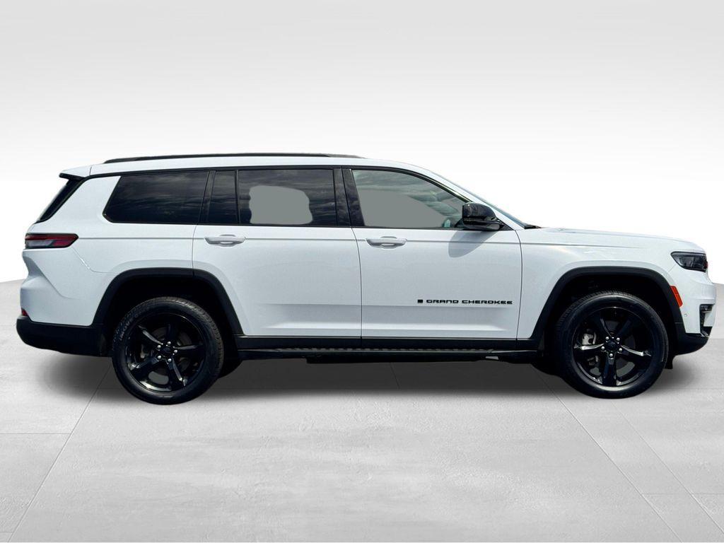 used 2024 Jeep Grand Cherokee L car, priced at $35,379