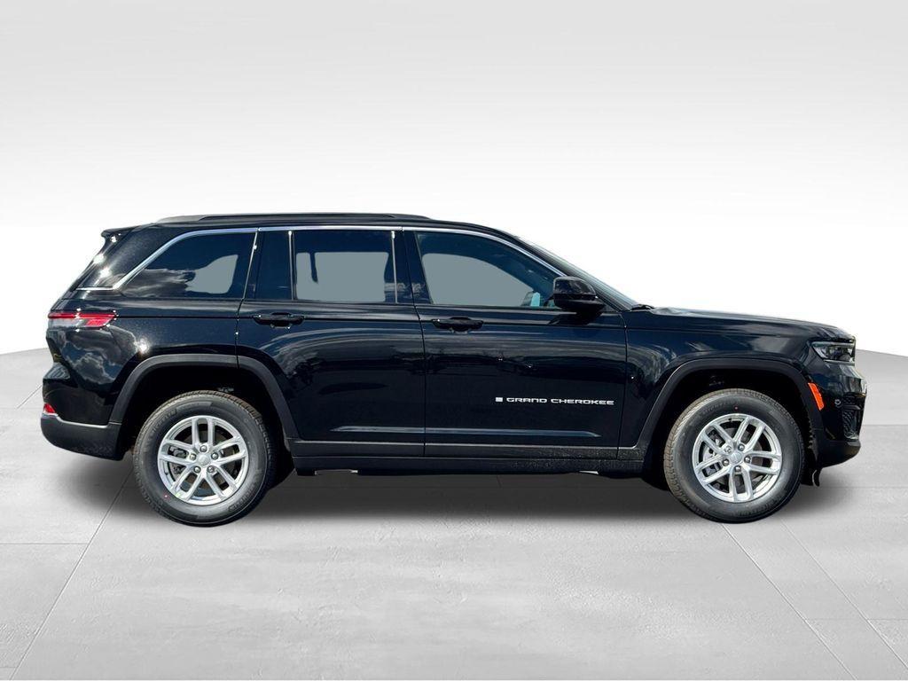 new 2026 Jeep Grand Cherokee car, priced at $40,999
