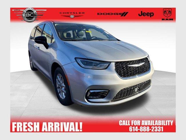 used 2024 Chrysler Pacifica car, priced at $29,524