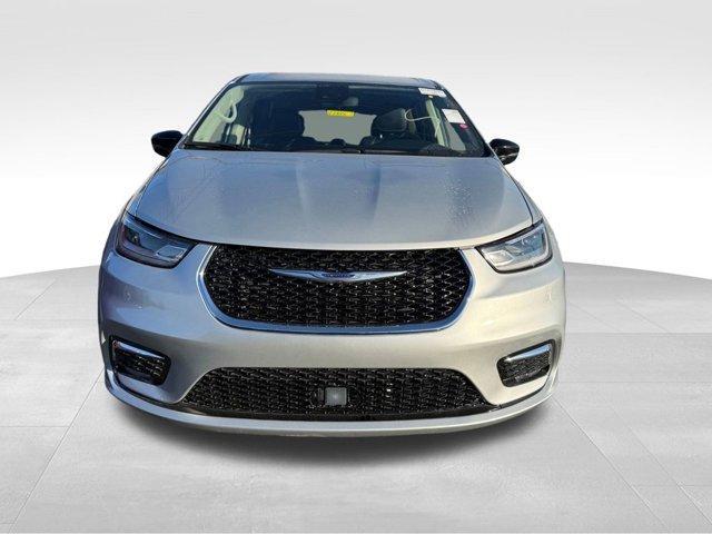 used 2024 Chrysler Pacifica car, priced at $29,524