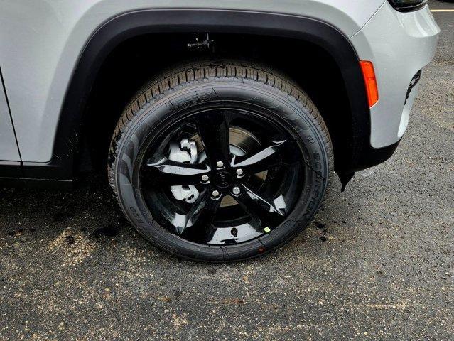 new 2025 Jeep Grand Cherokee car, priced at $46,374