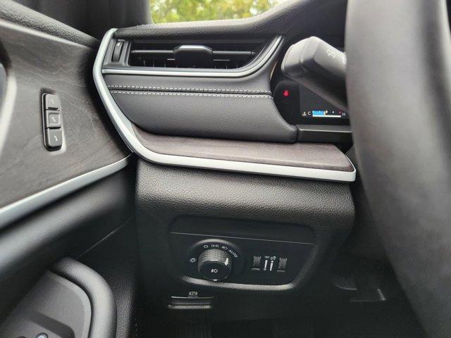 new 2025 Jeep Grand Cherokee car, priced at $46,374