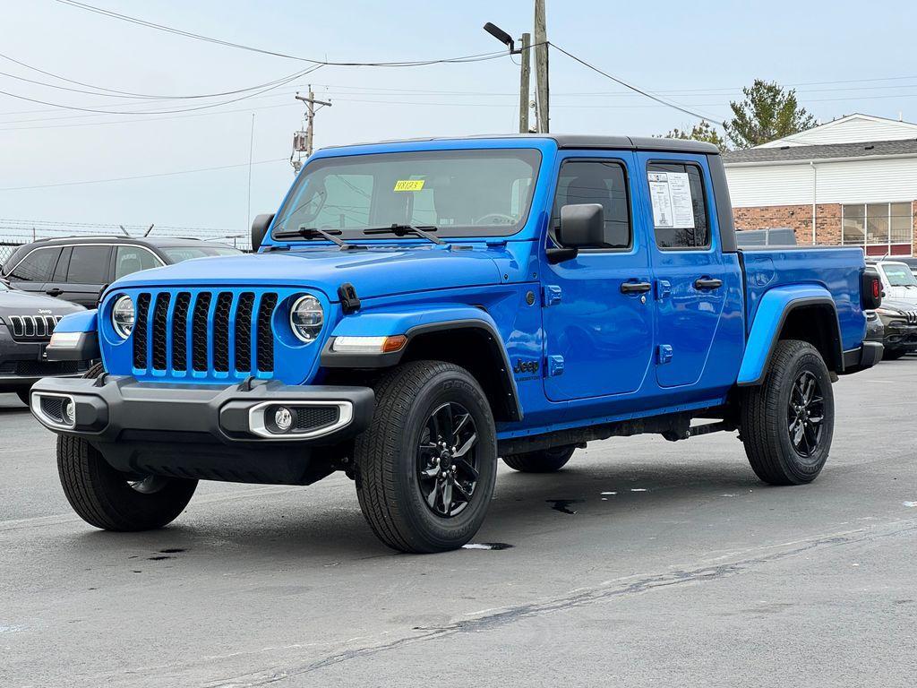 used 2022 Jeep Gladiator car, priced at $28,059