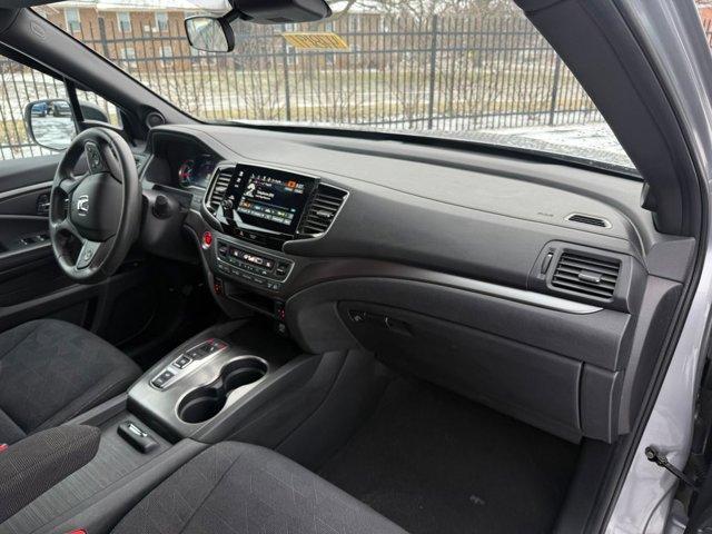 used 2022 Honda Pilot car, priced at $25,490