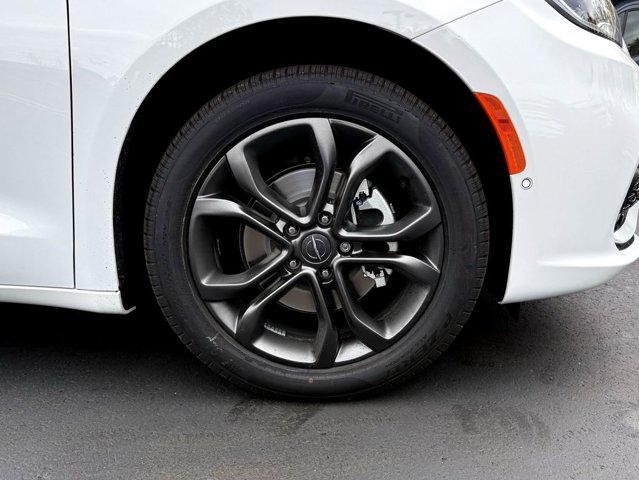 new 2026 Chrysler Pacifica car, priced at $41,182