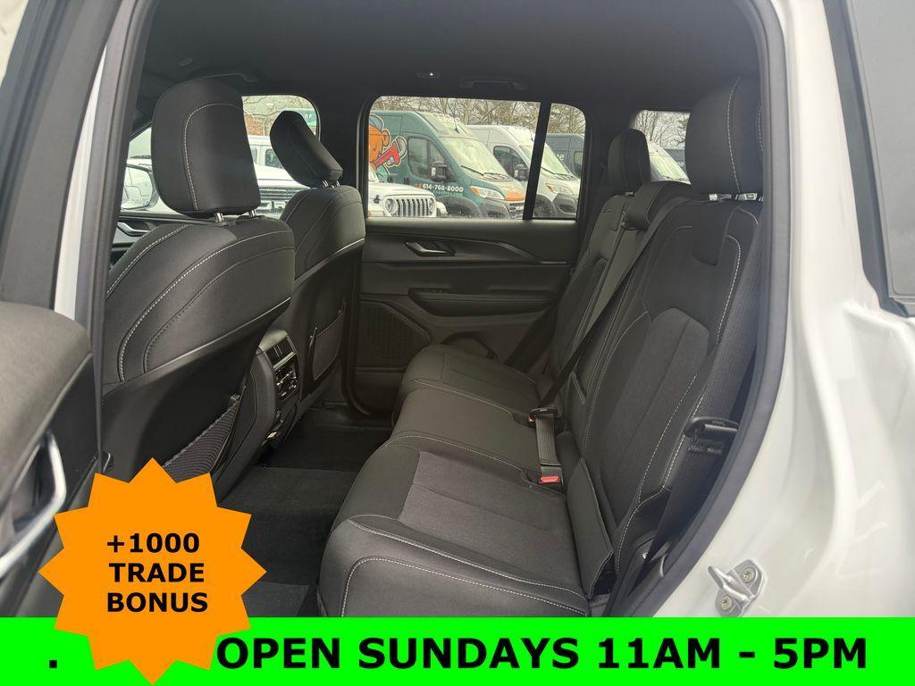 new 2025 Jeep Grand Cherokee car, priced at $36,477