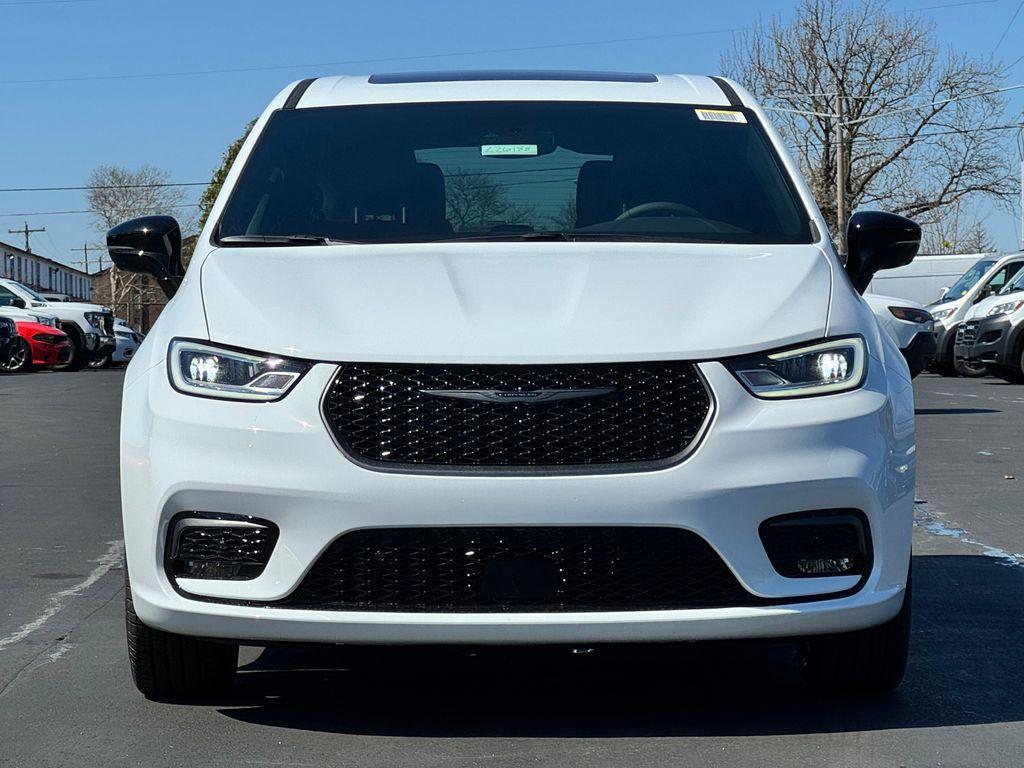 new 2026 Chrysler Pacifica car, priced at $44,231