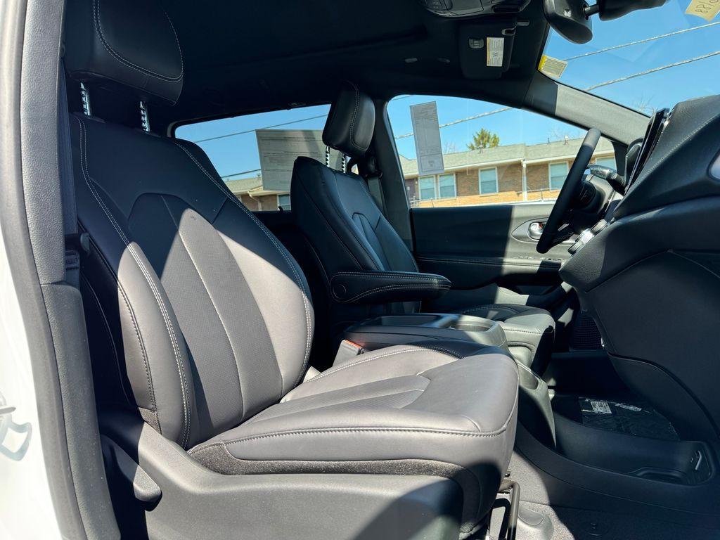 new 2026 Chrysler Pacifica car, priced at $44,231