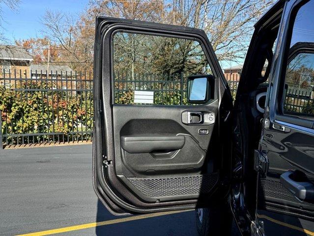 new 2026 Jeep Gladiator car, priced at $55,814