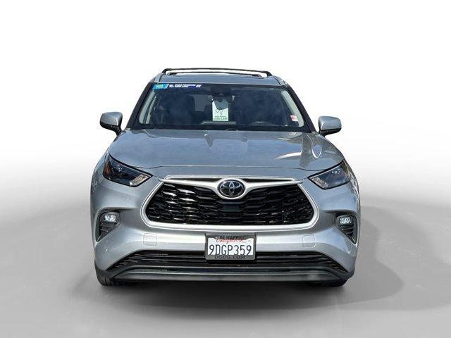 used 2022 Toyota Highlander car, priced at $28,885