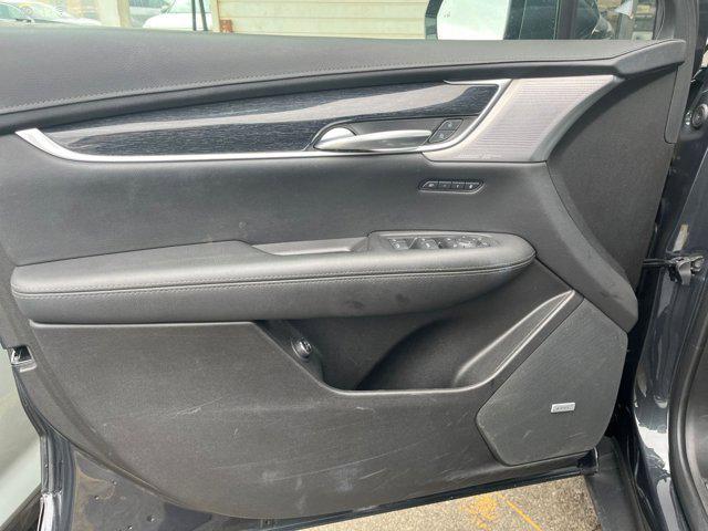 used 2023 Cadillac XT5 car, priced at $30,010