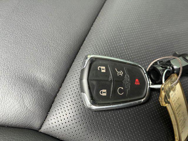 used 2023 Cadillac XT5 car, priced at $30,010