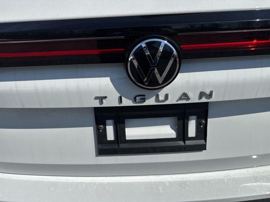 new 2025 Volkswagen Tiguan car, priced at $33,332