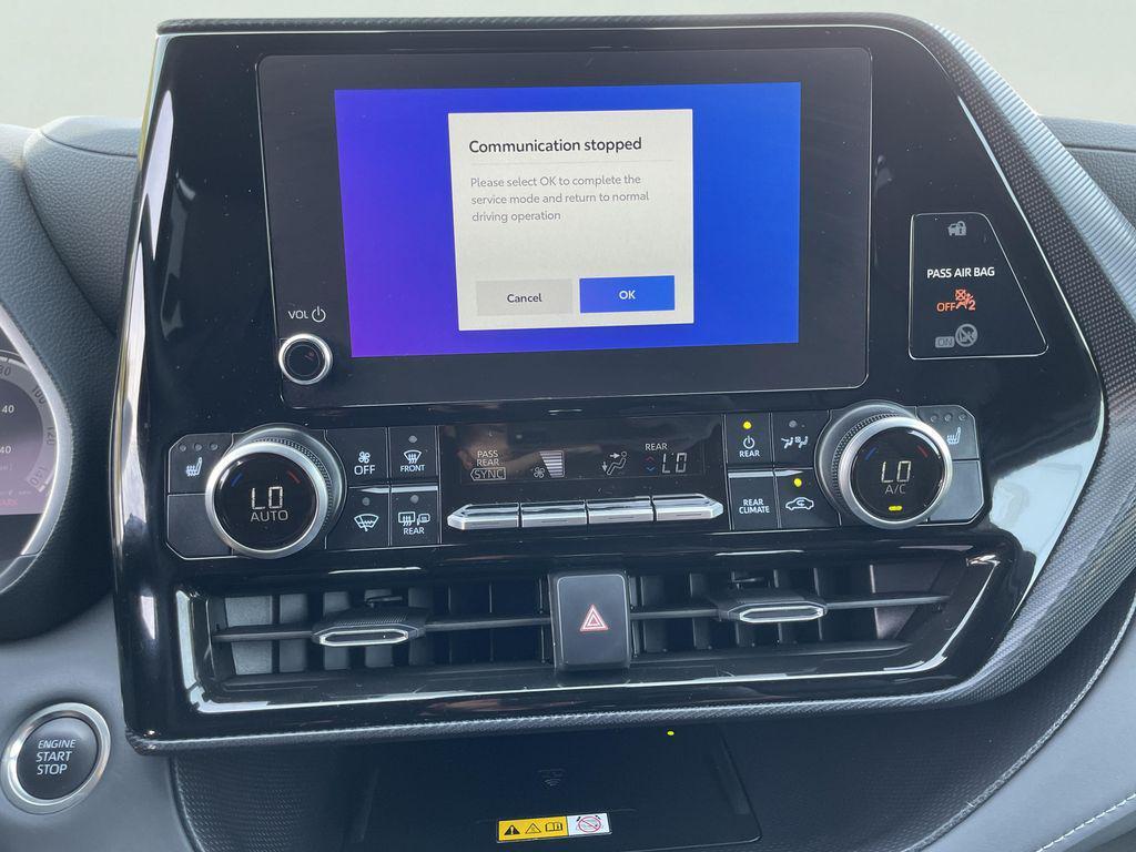 used 2025 Toyota Highlander car, priced at $45,595