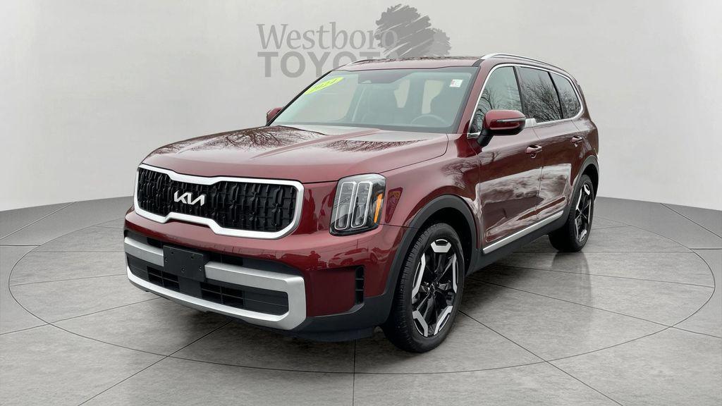 used 2024 Kia Telluride car, priced at $37,000