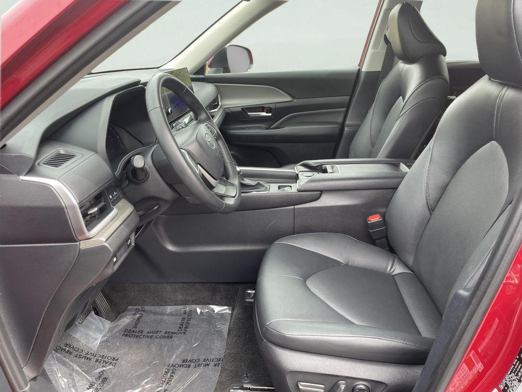 used 2025 Toyota Grand Highlander car, priced at $47,595