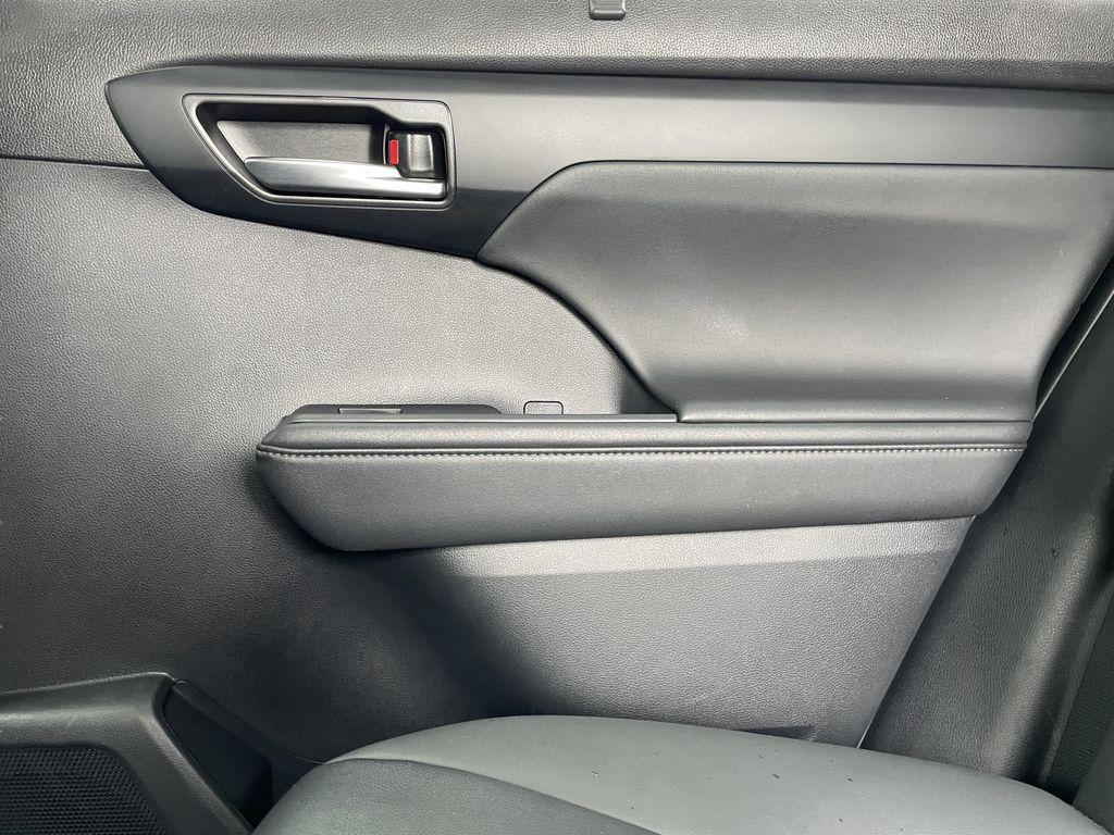 used 2025 Toyota Highlander car, priced at $47,390