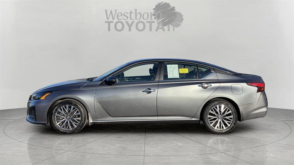 used 2023 Nissan Altima car, priced at $18,500