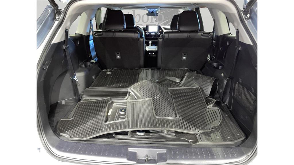 used 2022 Toyota Highlander car, priced at $31,900