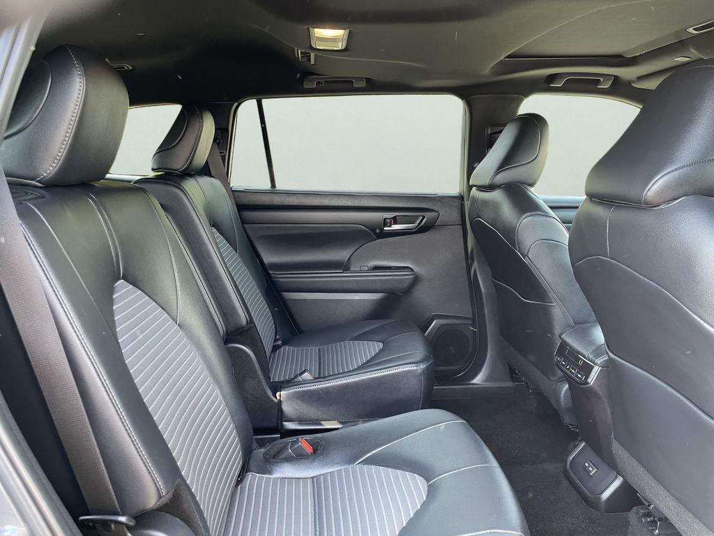 used 2025 Toyota Highlander car, priced at $46,595