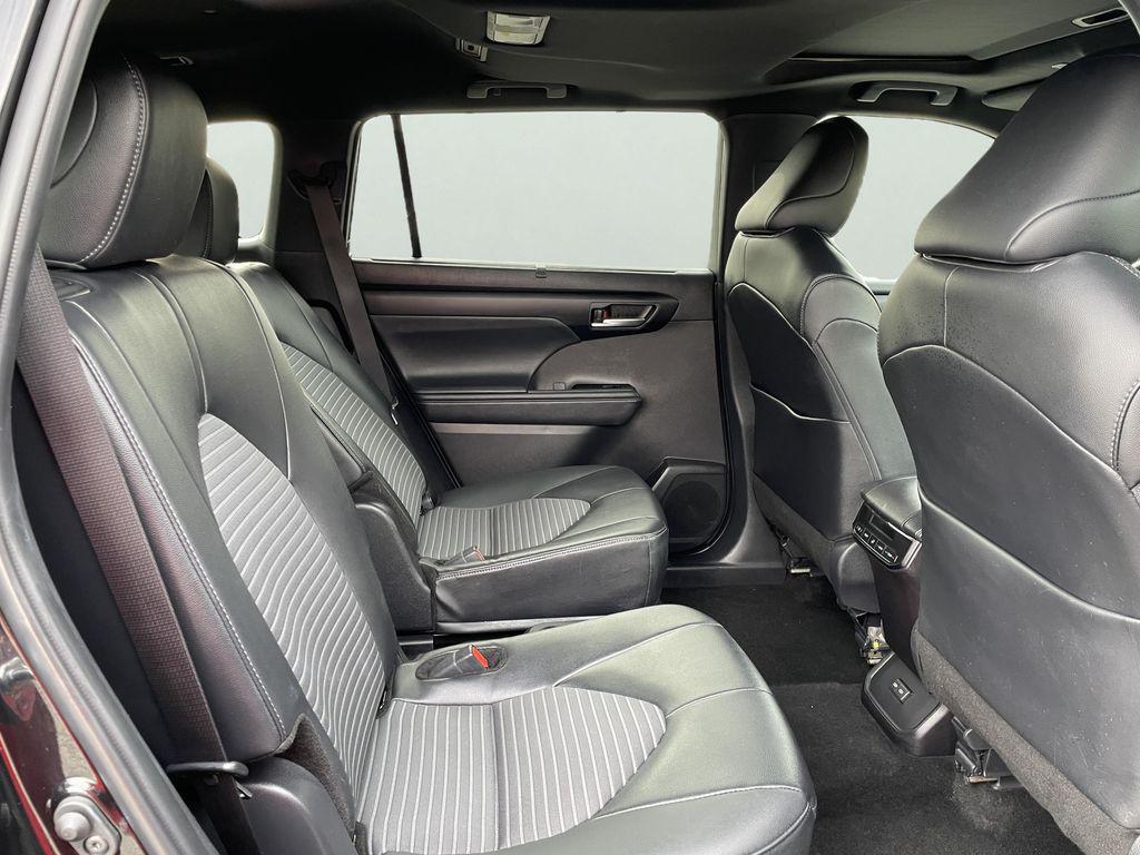 used 2025 Toyota Highlander car, priced at $46,390