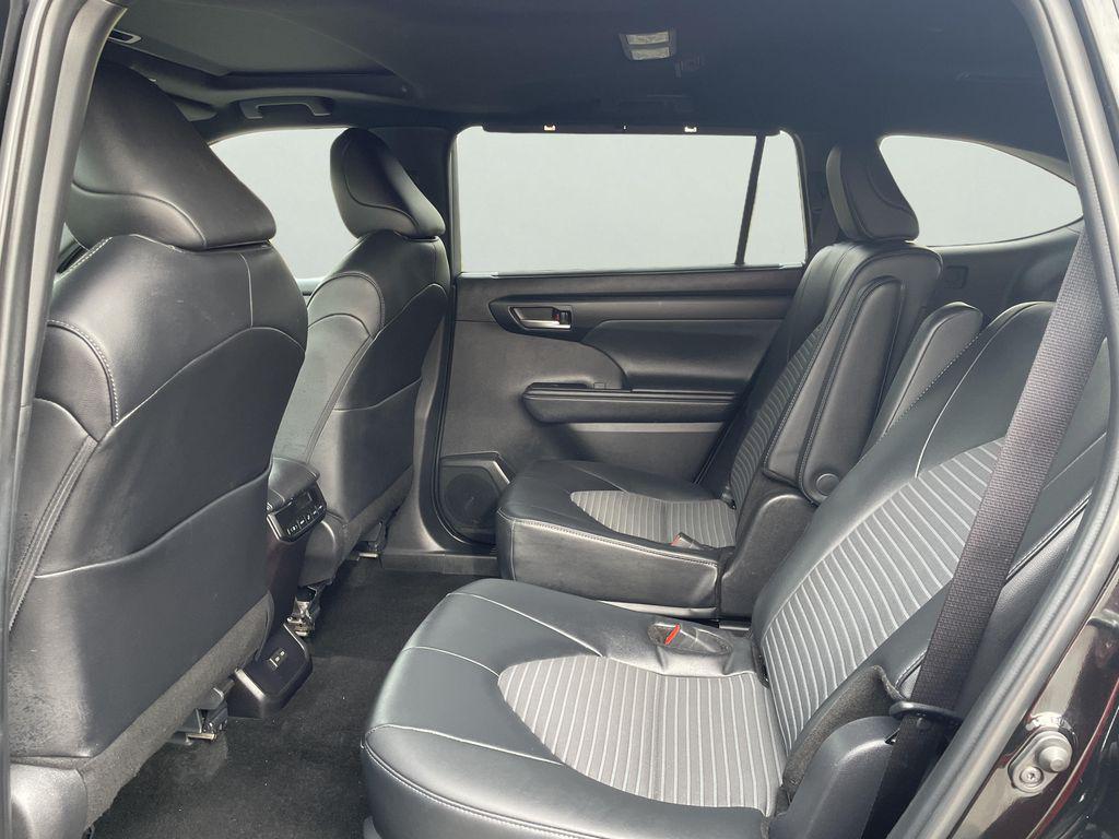 used 2025 Toyota Highlander car, priced at $46,390
