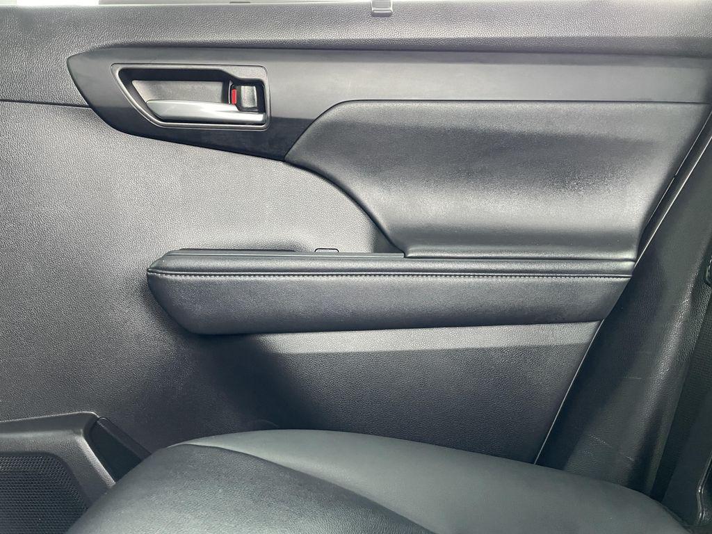 used 2025 Toyota Highlander car, priced at $39,595