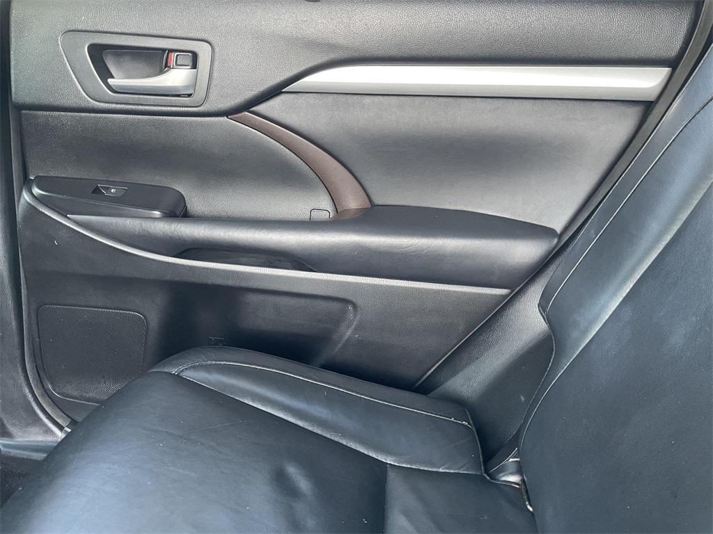 used 2018 Toyota Highlander car, priced at $14,000