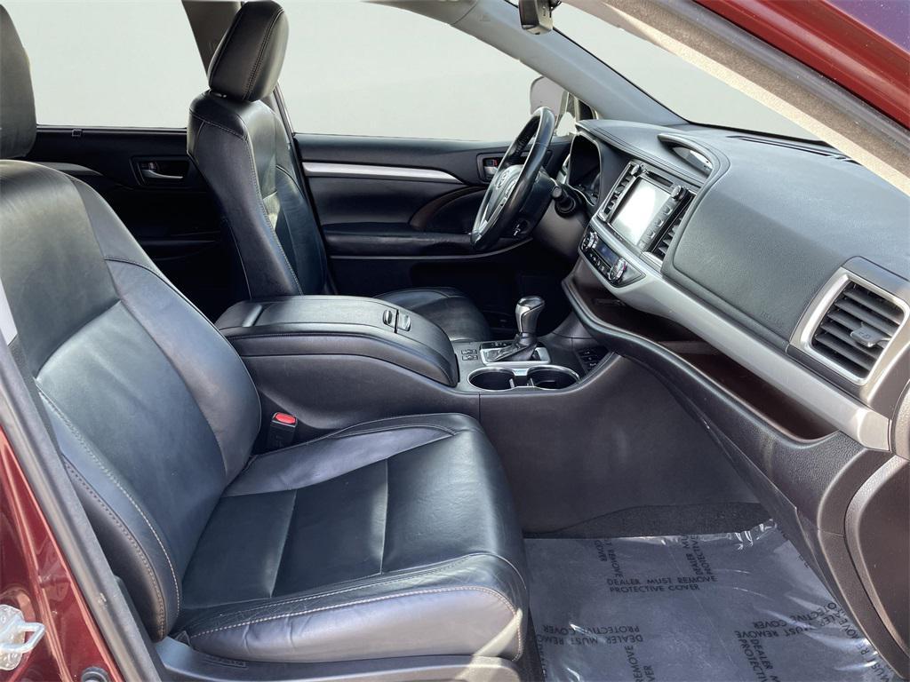 used 2018 Toyota Highlander car, priced at $14,000