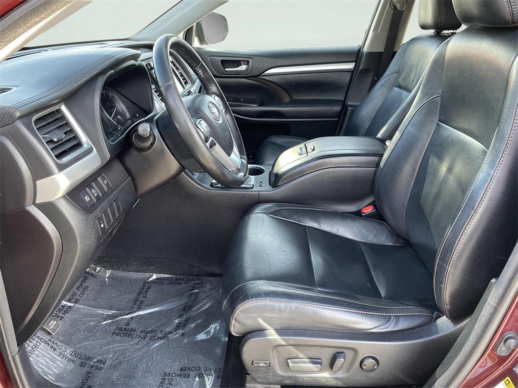 used 2018 Toyota Highlander car, priced at $14,000