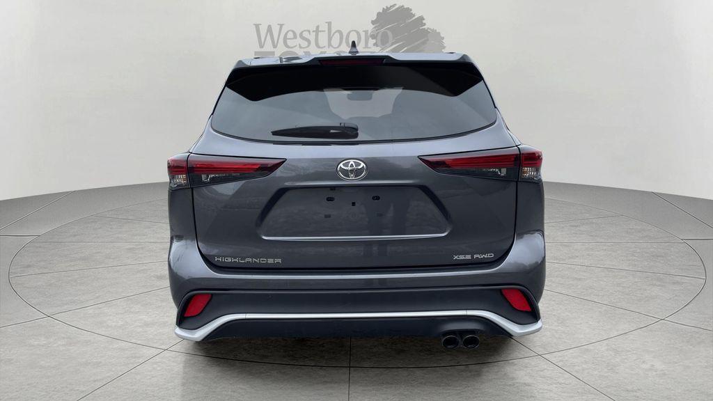 used 2025 Toyota Highlander car, priced at $45,595