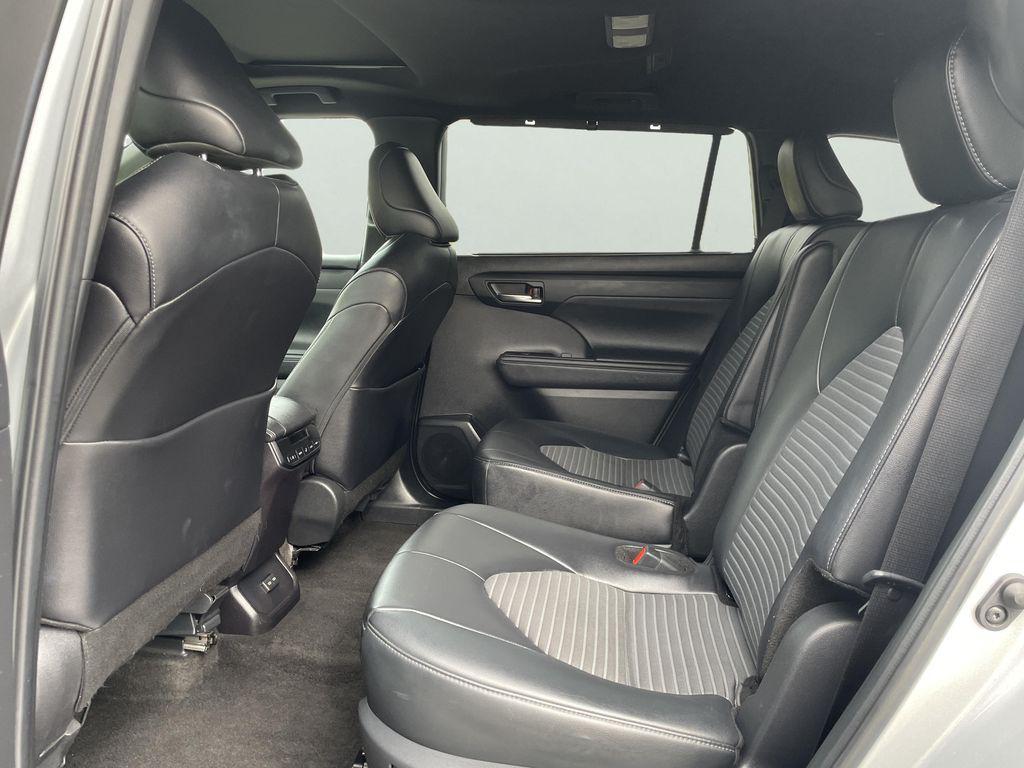 used 2024 Toyota Highlander car, priced at $38,390