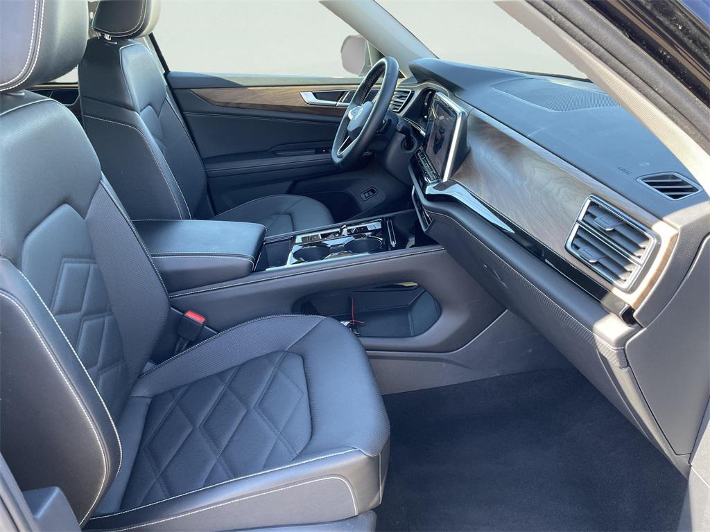 used 2025 Volkswagen Atlas car, priced at $32,000