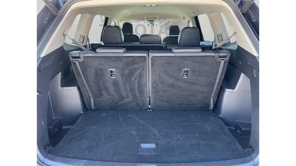 used 2025 Volkswagen Atlas car, priced at $32,000