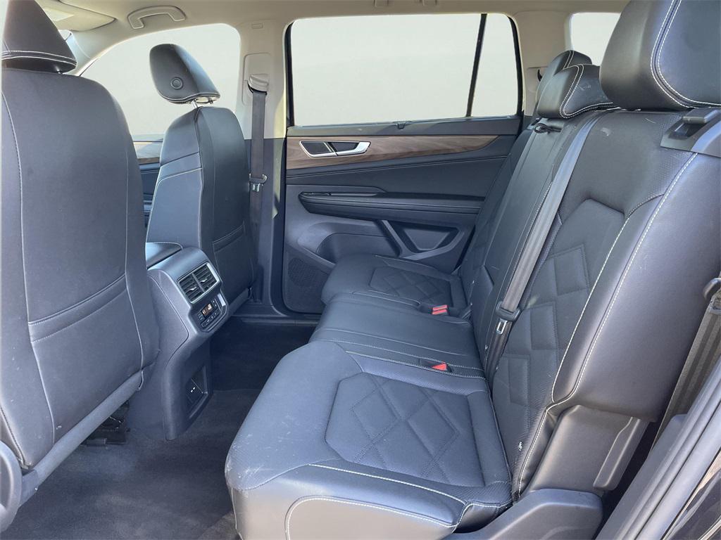 used 2025 Volkswagen Atlas car, priced at $32,000