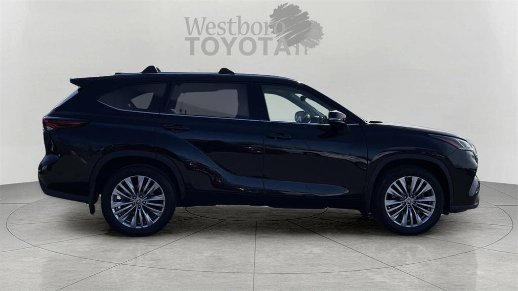 used 2024 Toyota Highlander car, priced at $45,000