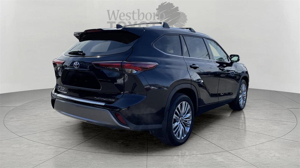 used 2024 Toyota Highlander car, priced at $45,000
